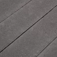 Плитка тротуарная темно-серого цвета на сером цементе